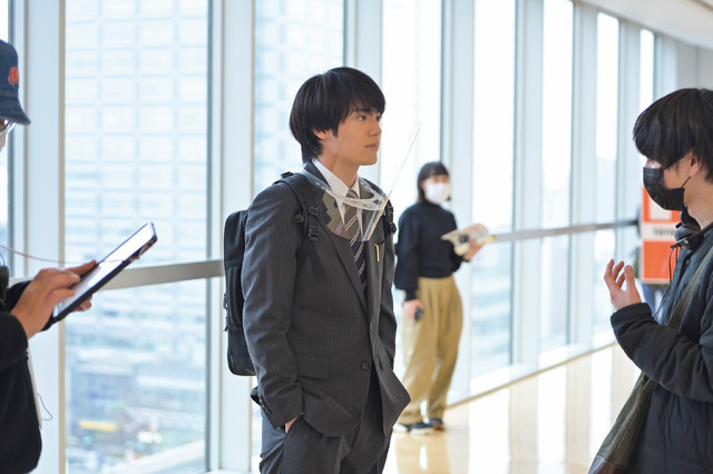 『チェリまほ THE MOVIE ～30歳まで童貞だと魔法使いになれるらしい～』仲良しメイキング＆オフショット　（C）豊田悠／SQUARE ENIX・「チェリまほ THE MOVIE」製作委員会