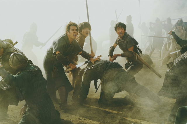 尾兄弟『キングダム２ 遥かなる大地へ』（C）原泰久／集英社 （C）2022 映画「キングダム」製作委員会