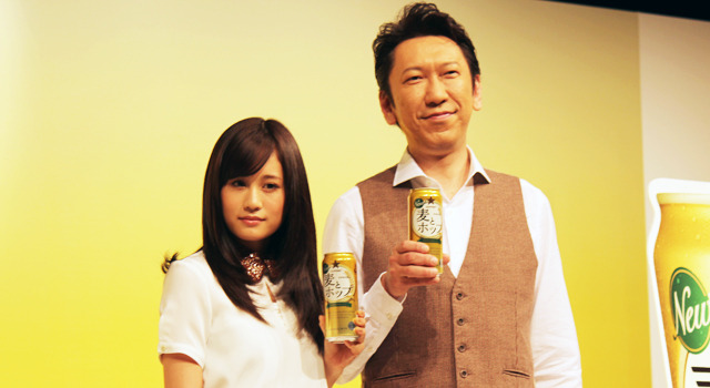 「サッポロ 麦とホップ」新CM会見（前田敦子＆布袋寅泰）