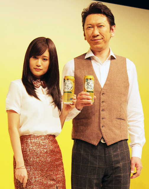 「サッポロ 麦とホップ」新CM会見（前田敦子＆布袋寅泰）