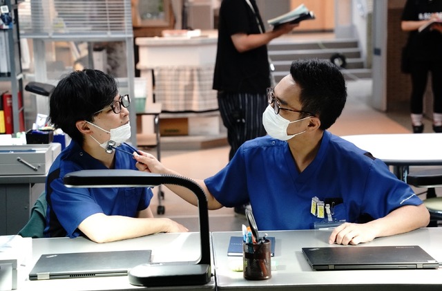 『劇場版ラジエーションハウス』裏ジエーションハウスカット（C）2022横幕智裕・モリタイシ／集英社・映画「ラジエーションハウス」製作委員会