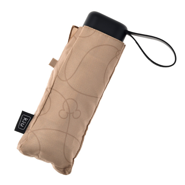 多彩なレイングッズの数々！As to Disney artwork, logos and properties： (C) Disney