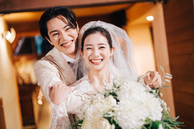 塩野瑛久＆足立梨花「私たち結婚しました 2」（C）AbemaTV, Inc.