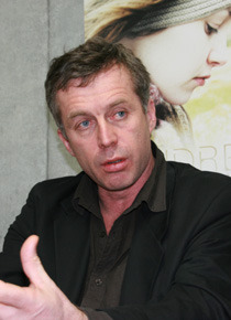 『フランドル』　ブリュノ・デュモン