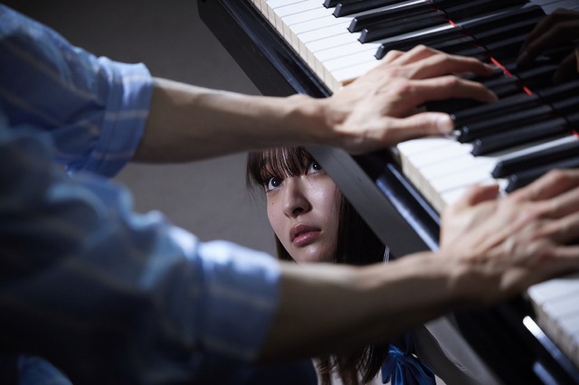 中島裕翔がピアノ初挑戦 吉川愛 生徒 との純愛始まる 純愛ディソナンス シーン写真 Cinemacafe Net