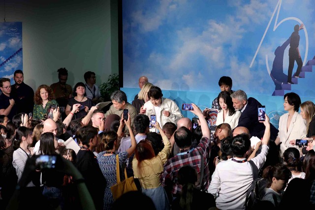 『ベイビー・ブローカー』記者会見（C）2022 ZIP CINEMA & CJ ENM Co., Ltd., ALL RIGHTS RESERVED