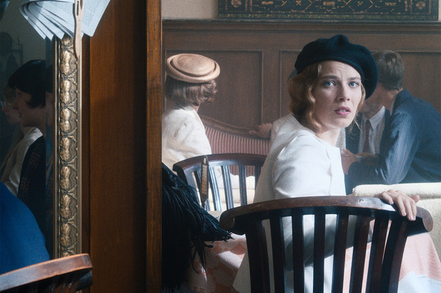 『さよなら、ベルリン またはファビアンの選択について』（C）2021 LUPA FILM / DCM Pictures / ZDF / Arte