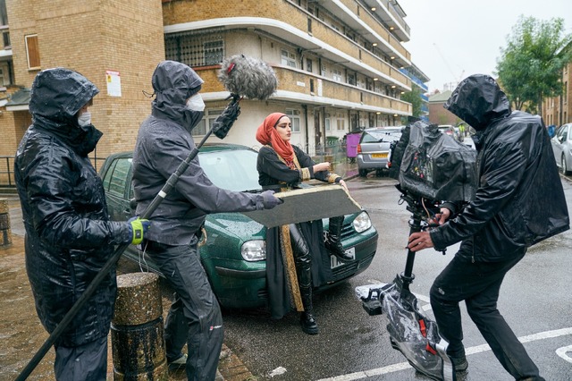 「絶叫パンクス　レディパーツ！」舞台裏　（C）WTTV Limited 2021. ALL RIGHTS RESERVED.