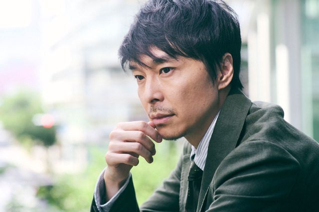 長谷川博己『はい、泳げません』／photo：Jumpei Yamada