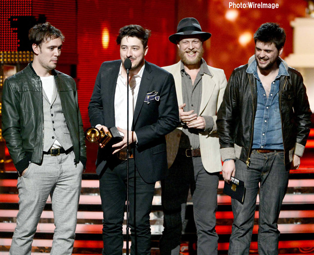 「マムフォード＆サンズ」受賞シーン