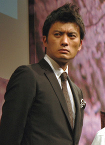 『俺は、君のためにこそ死ににいく』完成披露試写会舞台挨拶