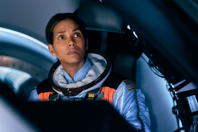 『ムーンフォール』（C）2022 UK MOONFALL LLP All Rights Reserved