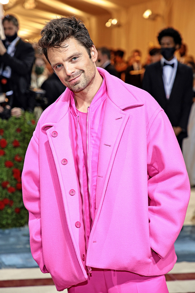 セバスチャン・スタン Photo by Dimitrios Kambouris/Getty Images for The Met Museum/Vogue