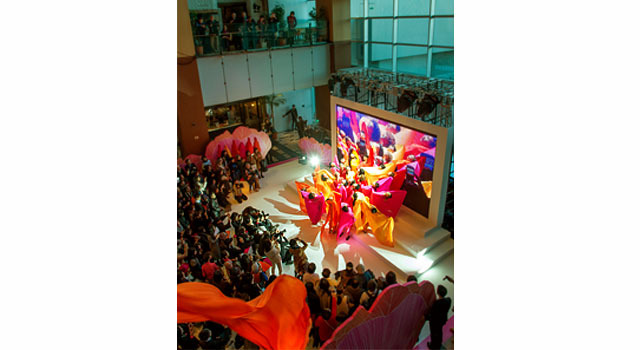 PARFUMS PLEATS PLEASE ISSEY MIYAKEのダンスパフォーマンス＠東京ミッドタウン