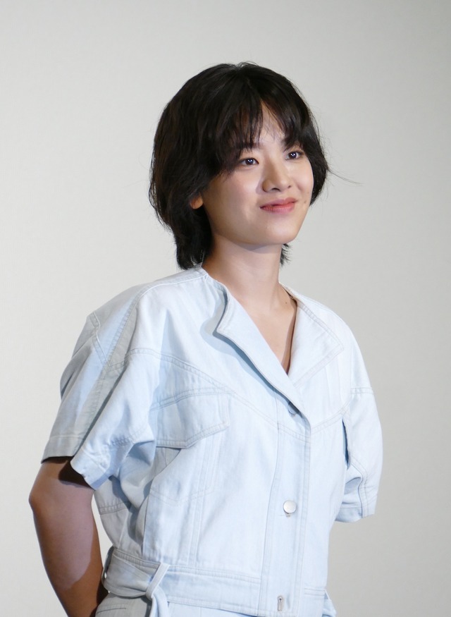 イ・ジュヨン『ベイビー・ブローカー』の公開記念舞台挨拶