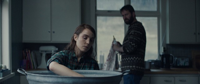 『LAMB／ラム』（C）2021 GO TO SHEEP, BLACK SPARK FILM &TV, MADANTS, FILM I VAST, CHIMNEY, RABBIT HOLE ALICJA GRAWON-JAKSIK, HELGI JÓHANNSSON