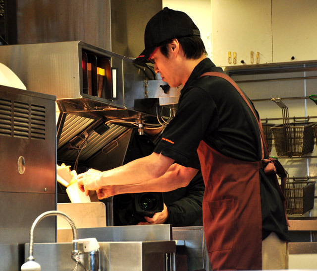 『俺はまだ本気出してないだけ』ファーストキッチン1時間店長イベント（堤真一）