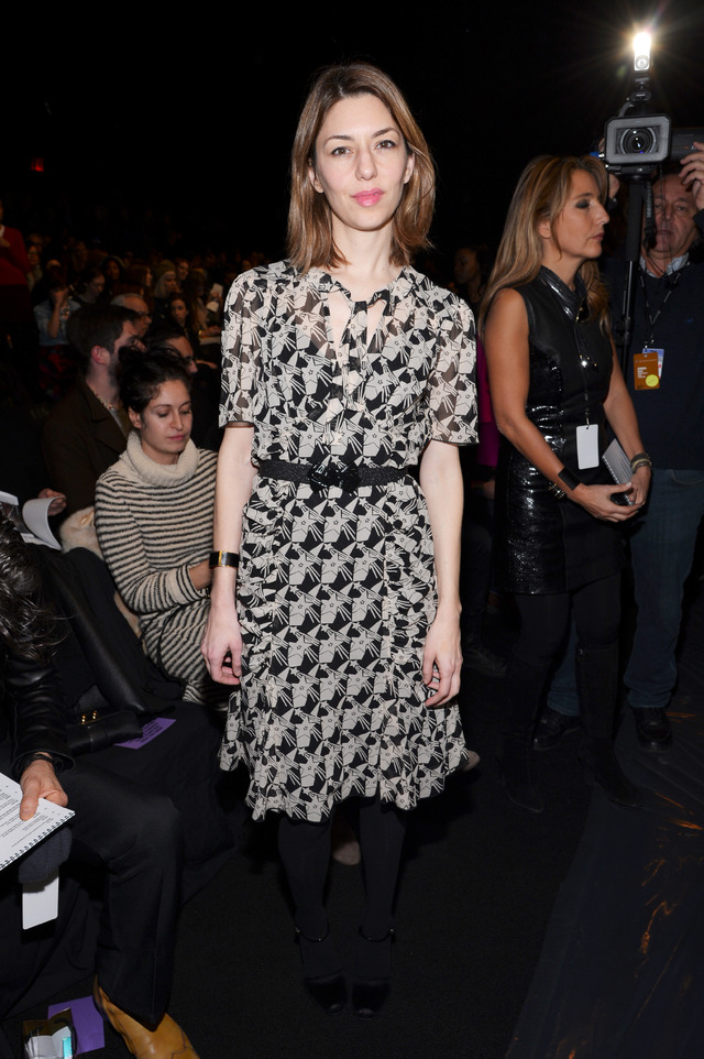 ソフィア・コッポラ -メルセデス・ベンツ・ファッション・ウィークにて「アナ・スイ（Anna Sui）」のショーに出席（ニューヨーク）-(C) Getty Images