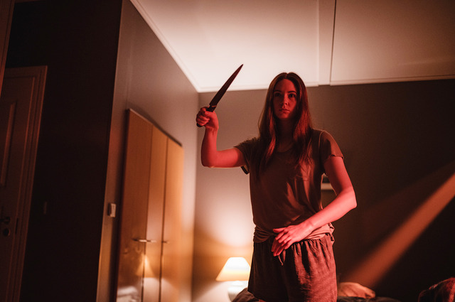 『デュアル』（C）2021 Dual Productions, LLC All Rights Reserved.