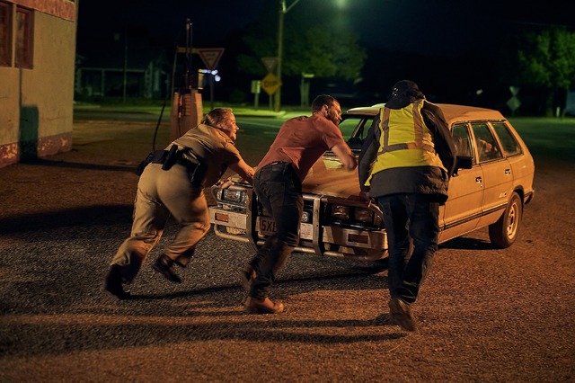 「ザ・ツーリスト  俺は誰だ？」メイキング　（C）Two Brothers Pictures & All3Media International