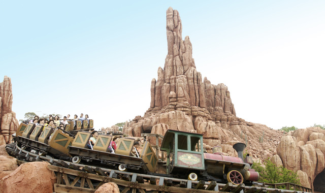 8月11日の「山の日」にちなみ、東京ディズニーランドの“山”をモチーフにした3つのアトラクションを紹介！