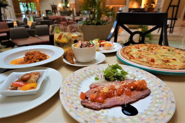 多彩なメニューがたくさん！「平日ディナーネオ・ビストロ・ビュッフェ」