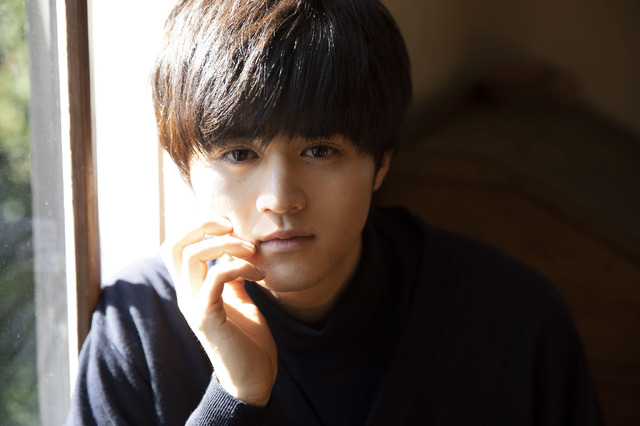 鈴鹿央士ファースト写真集「タイトル未定」