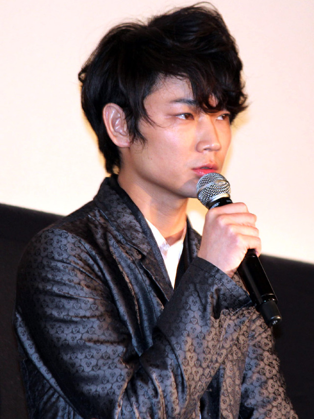 『横道世之介』初日舞台挨拶（綾野剛）