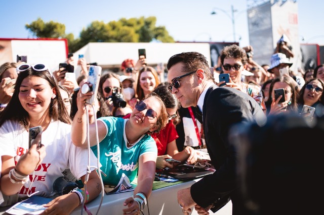 『イニシェリン島の精霊』ヴェネチア国際映画祭・レッドカーペット（C）2022 20th Century Studios. All Rights Reserved.