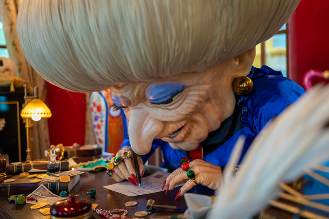 「ジブリの大倉庫」ジブリがいっぱい　にせの館長室　(c) Studio Ghibli