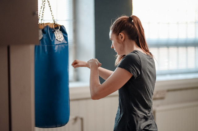 『デュアル』 © 2021 Dual Productions, LLC All Rights Reserved.