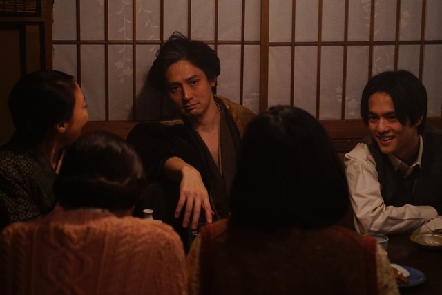 『鳩のごとく　蛇のごとく　斜陽』（C）2022　『鳩のごとく　蛇のごとく　斜陽』製作委員会