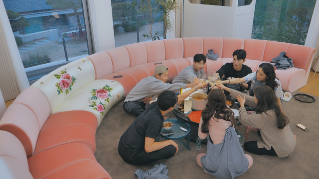 「ピンク・ライ ～嘘を知っても愛せますか？」第1話＆第2話　© 2022 Disney and related entities