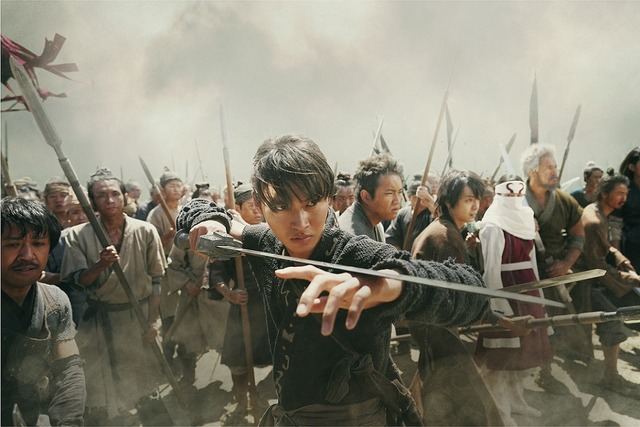 『キングダム２ 遥かなる大地へ』©原泰久／集英社 ©2022 映画「キングダム」製作委員会