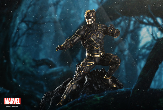 24K コートが輝く99体の特別限定生産“ブラックパンサー” © 2022 MARVEL