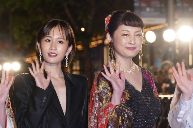 第35回東京国際映画祭『あつい胸さわぎ』前田敦子、常盤貴子