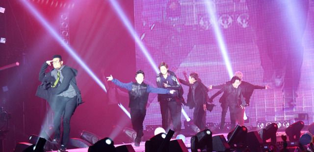「GENERATIONS from EXILE TRIBE」 in 第16回東京ガールズコレクション 2013 SPRING／SUMMER