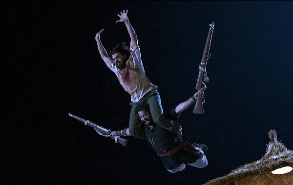 『ＲＲＲ』©2021 DVV ENTERTAINMENTS LLP.ALL RIGHTS RESERVED.