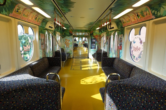 【参考】「リーナ・ベル」のデザインを装飾したモノレール運行期間：2022年9月8日（木）～　2023年3月下旬予定