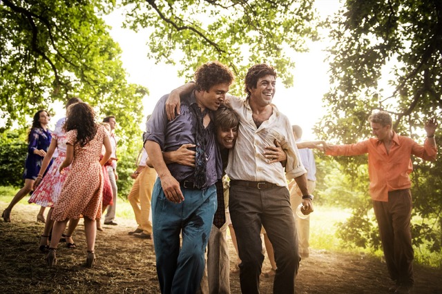 『離ればなれになっても』© 2020 Lotus Production s.r.l. - 3 Marys Entertainment