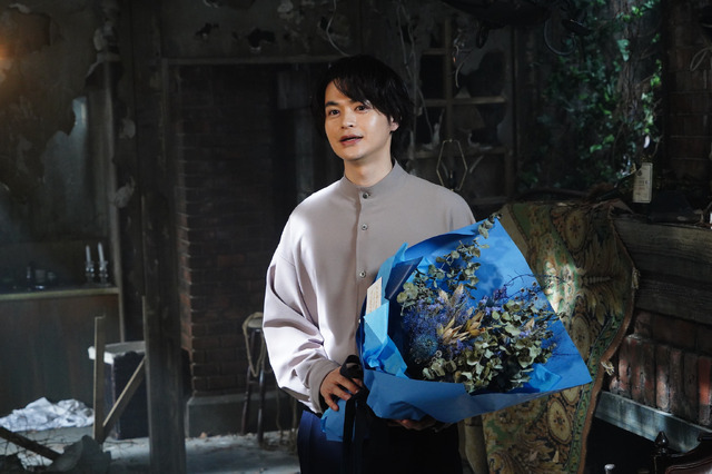 「霊媒探偵・城塚翡翠」