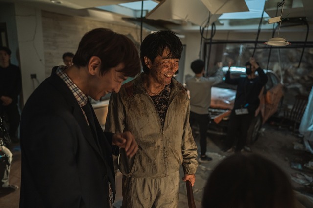 『奈落のマイホーム』メイキング© 2021 SHOWBOX AND THE TOWER PICTURES, INC. ALL RIGHTS RESERVED