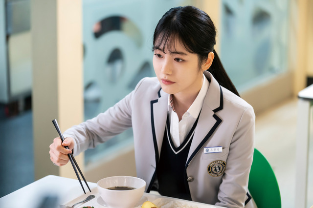 「代理リベンジ」© 2022 Disney and its related entities