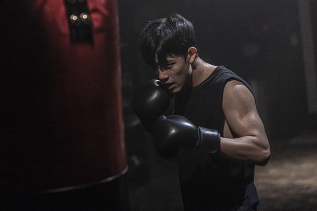 「代理リベンジ」© 2022 Disney and its related entities