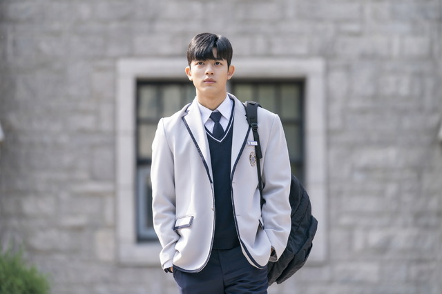 「代理リベンジ」© 2022 Disney and its related entities