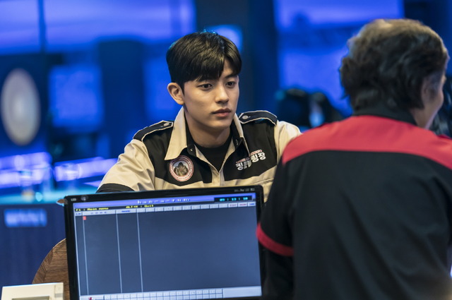 「代理リベンジ」© 2022 Disney and its related entities