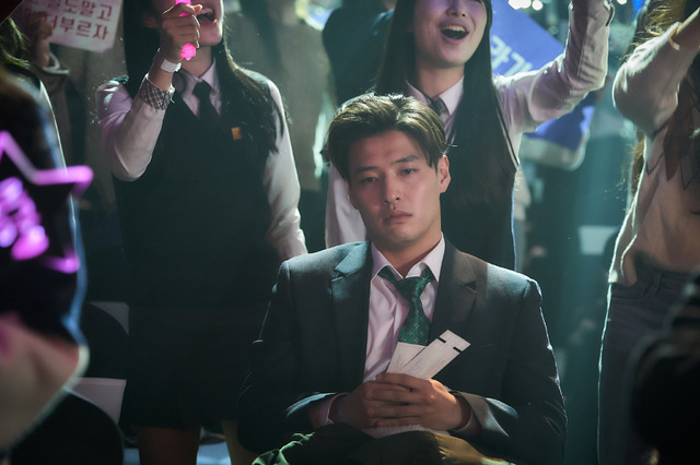 『ハッピーニューイヤー』（C）2021 CJ ENM CORP., HIVE MEDIA CORP. ALL RIGHTS RESERVED