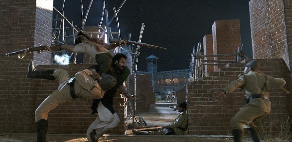 『ＲＲＲ』©2021 DVV ENTERTAINMENTS LLP.ALL RIGHTS RESERVED.