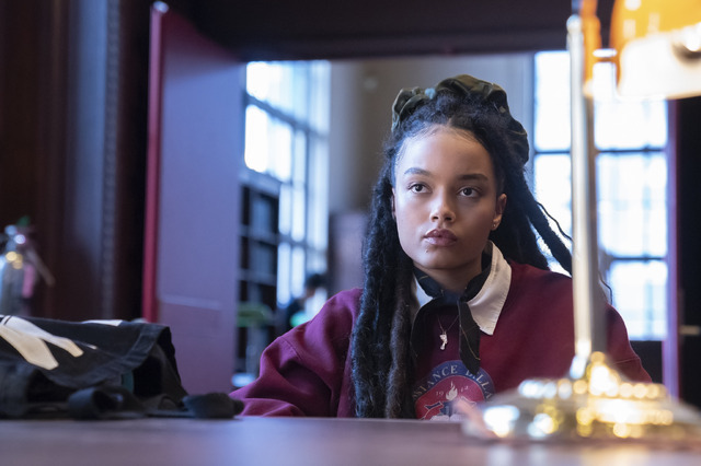 ep1「ゴシップガール シーズン2」©2022 WarnerMedia Direct, LLC. All Rights Reserved. HBO MaxTM is used under license.