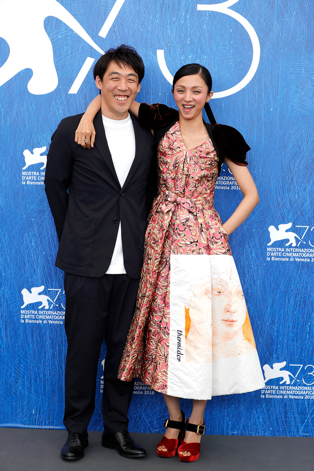 石川慶、満島ひかり／『愚行録』第73回ベネチア国際映画祭 Photo by Andreas Rentz/Getty Images